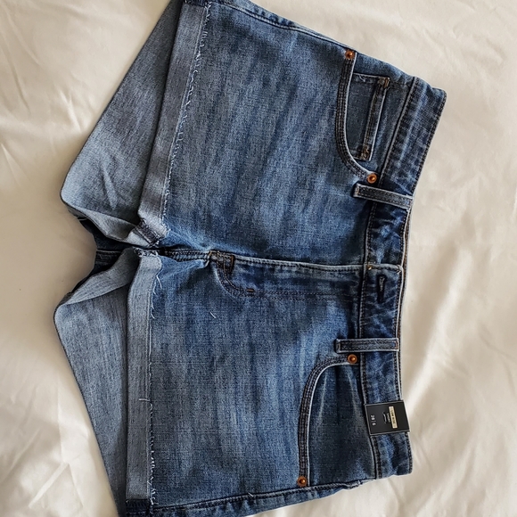 Abercrombie & Fitch Short - Picture 1 of 4